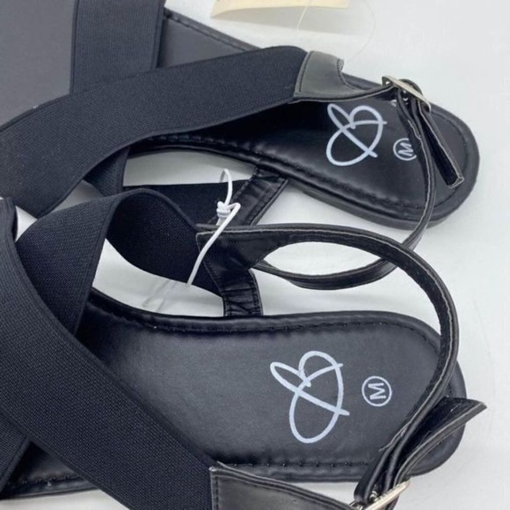 Women’s Size Medium Criss Cross Sandals New - Picture 4 of 6